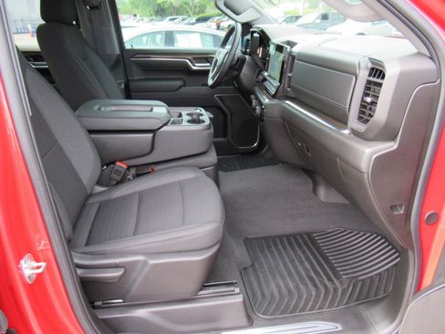 Used 2025 Chevrolet Silverado 1500 LT image 11