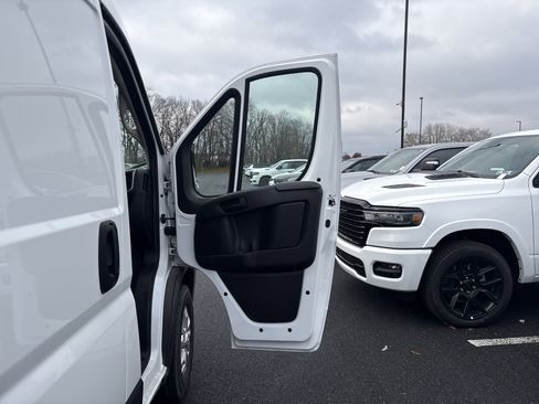 Used 2025 RAM ProMaster 2500 w/ Quick Order Package 22G SLT image 8