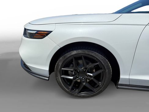 Used 2025 Honda Accord SE image 9