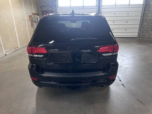 Used 2022 Jeep Grand Cherokee Laredo X AWD/4WD image 4