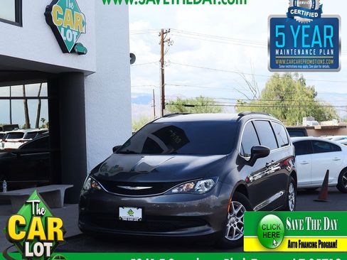 Used 2021 Chrysler Voyager Lxi image 1