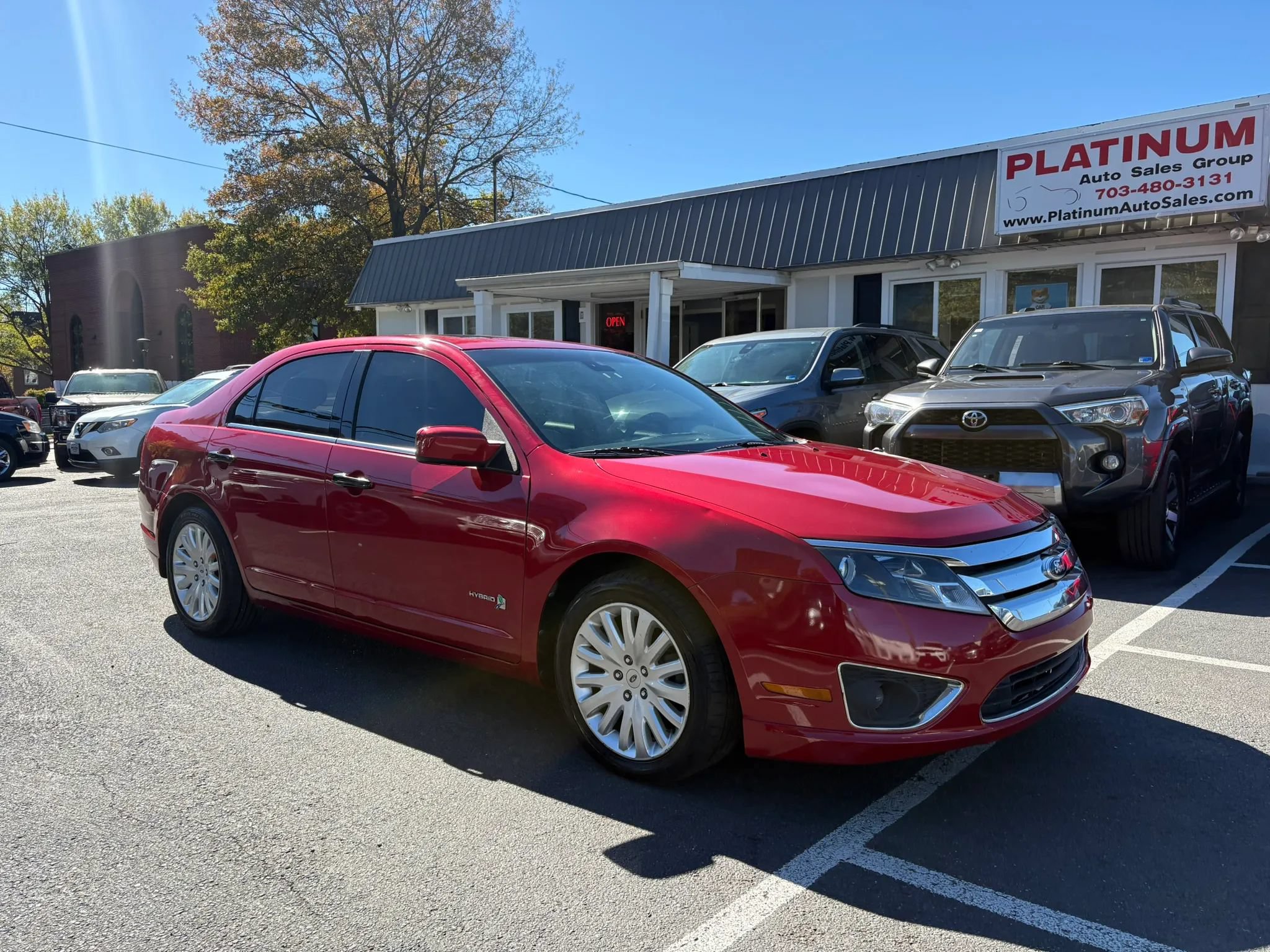 Used 2012 Ford Fusion Hybrid FWD image 1