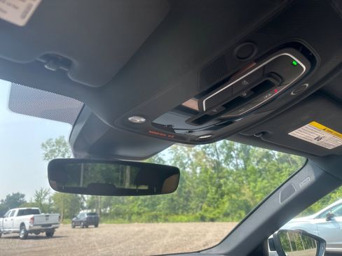 Used 2024 Audi Q8 e-tron Premium Plus w/ Premium Plus Package image 18