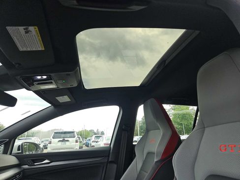 New 2025 Volkswagen GTI SE image 9