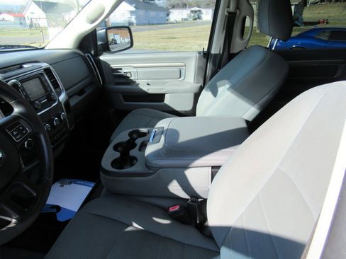 Used 2017 RAM 2500 SLT image 13