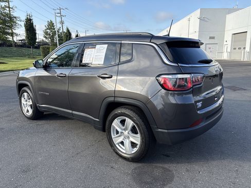 Certified 2022 Jeep Compass Latitude FWD image 7