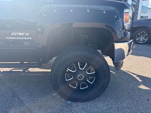 Used 2015 GMC Sierra 1500 SLE w/ SLE Value Package AWD/4WD image 7