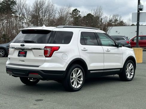 Used 2019 Ford Explorer XLT w/ Equipment Group 202A image 7