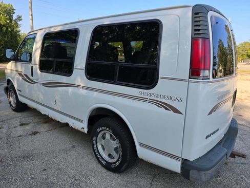 Used 1999 Chevrolet Express 1500 w/ Convenience Pkg image 4