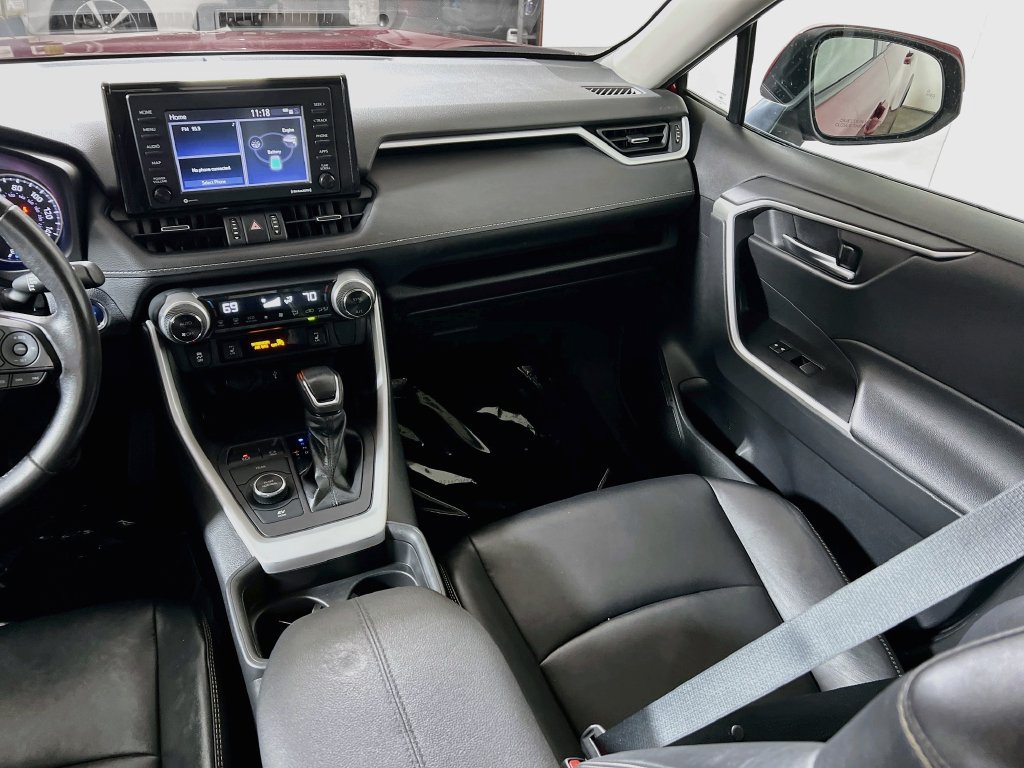 Certified 2021 Toyota RAV4 XLE Premium AWD/4WD image 21