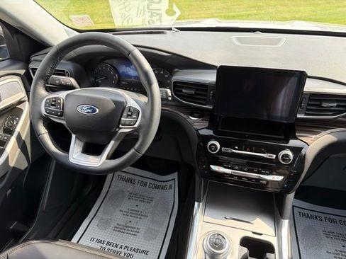 Used 2023 Ford Explorer Limited AWD/4WD image 15