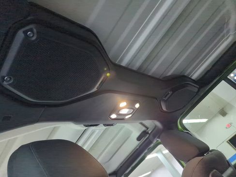 Used 2020 Jeep Wrangler Unlimited Rubicon w/ Dual Top Group AWD/4WD image 28