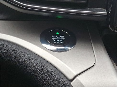 Used 2021 Ford Explorer XLT w/ Equipment Group 202A image 19