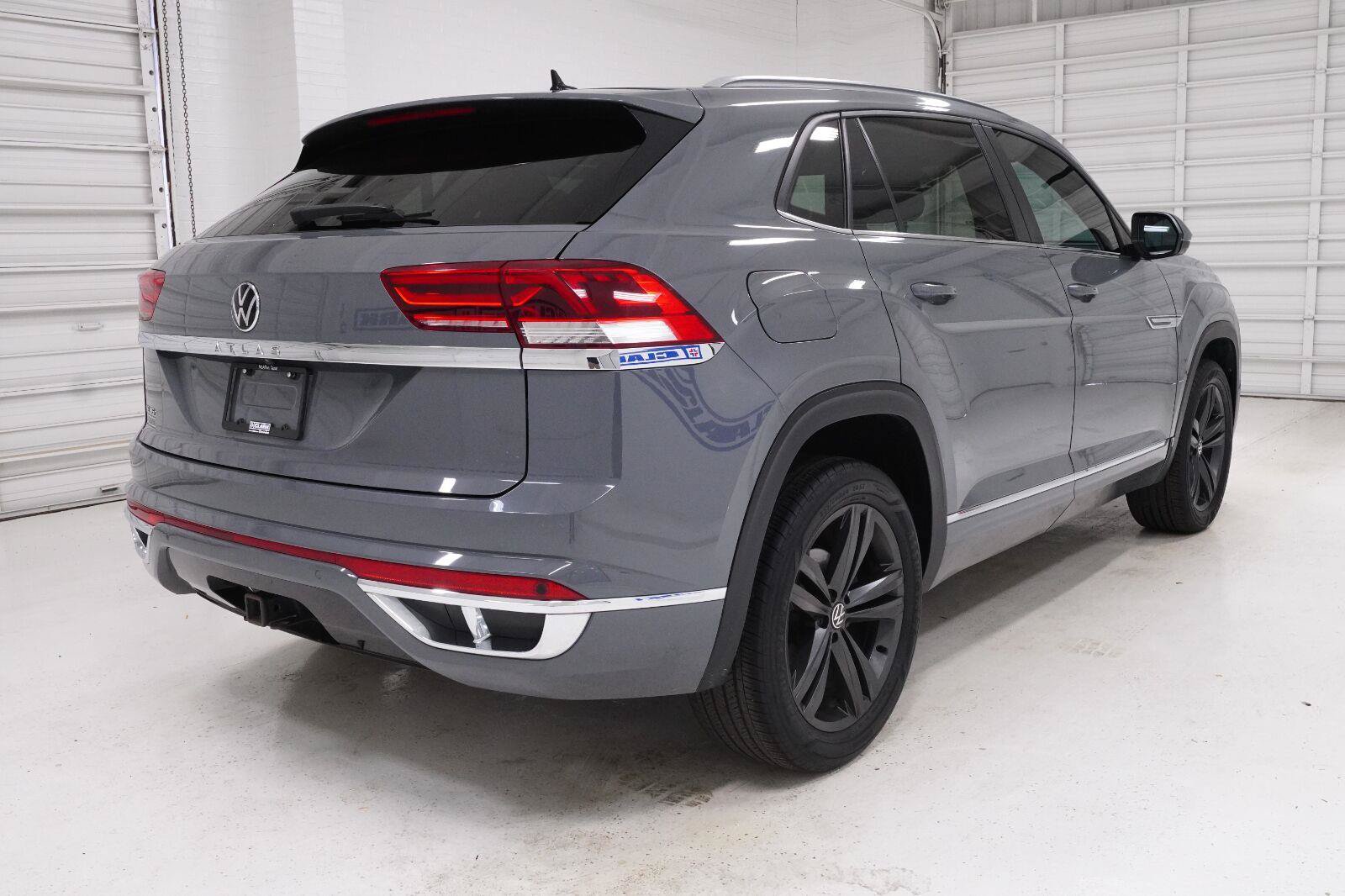 Used 2021 Volkswagen Atlas Cross Sport SE w/ Panoramic Sunroof Package FWD image 28