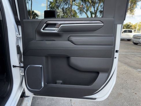 Used 2025 Chevrolet Silverado 2500 LTZ w/ LTZ Premium Package image 29