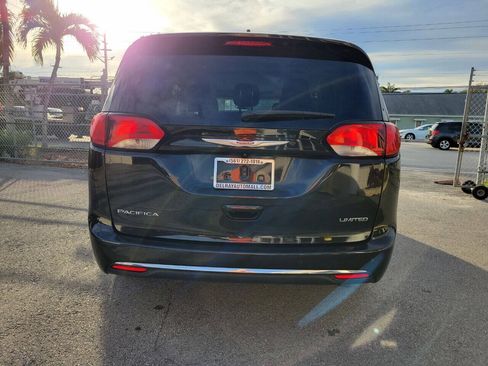 Used 2020 Chrysler Pacifica Limited FWD image 6
