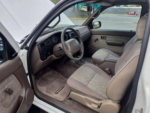 Used 2000 Toyota Tacoma 4x4 Regular Cab image 29