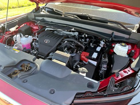 Used 2024 Toyota Grand Highlander XLE image 24