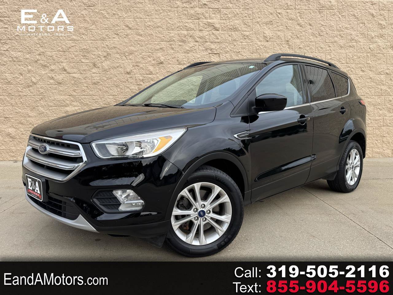 Used 2017 Ford Escape SE AWD/4WD image 1