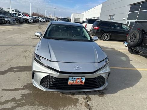 Used 2025 Toyota Camry LE image 2