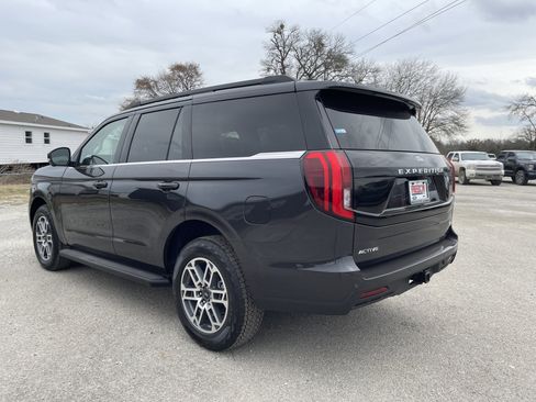 New 2026 Ford Expedition Active image 6