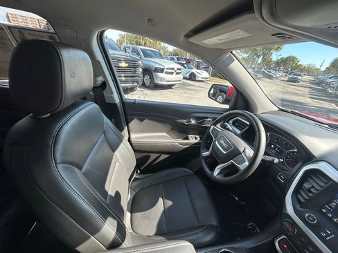 Used 2023 GMC Acadia SLT image 27