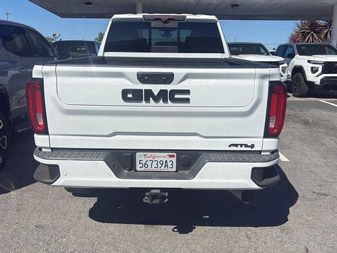 Used 2020 GMC Sierra 2500 AT4 w/ AT4 Premium Package AWD/4WD image 4