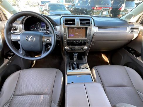 Used 2016 Lexus GX 460 image 12