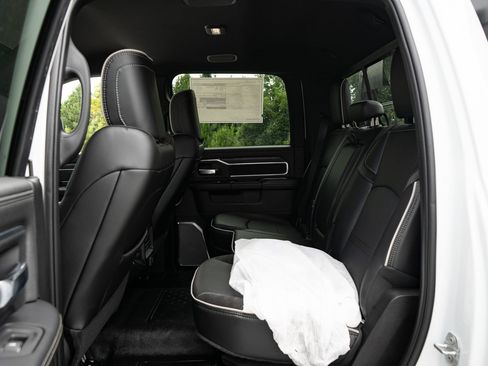 New 2026 RAM 4500 4x4 Crew Cab DRW w/ Laramie Trim Package image 37