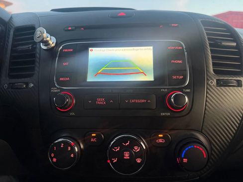 Used 2014 Kia Forte Koup EX FWD image 25