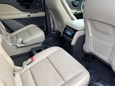 Used 2022 Lincoln Aviator Reserve w/ Elements Package Plus AWD/4WD image 19