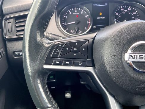 Used 2017 Nissan Rogue SL w/ SL Premium Package image 23