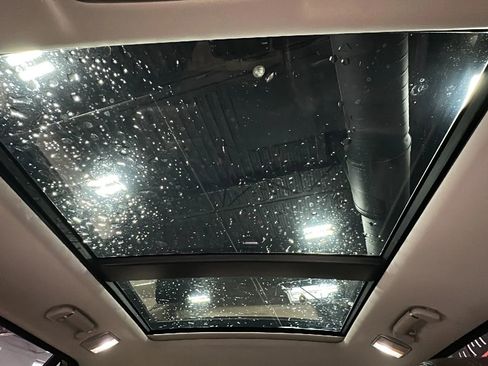 Used 2017 Land Rover Range Rover HSE image 31