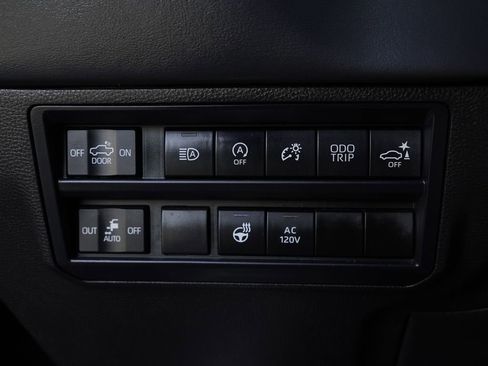 Used 2024 Toyota Tundra Platinum AWD/4WD image 13