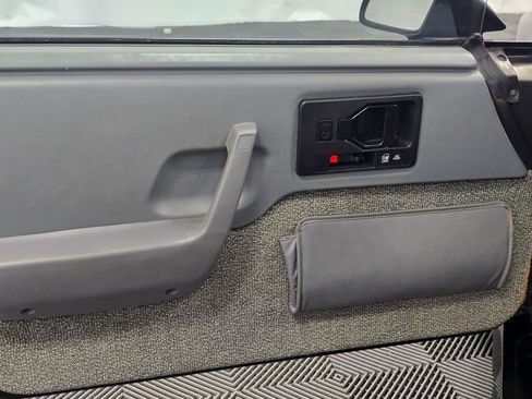 Used 1988 Pontiac Fiero GT image 92