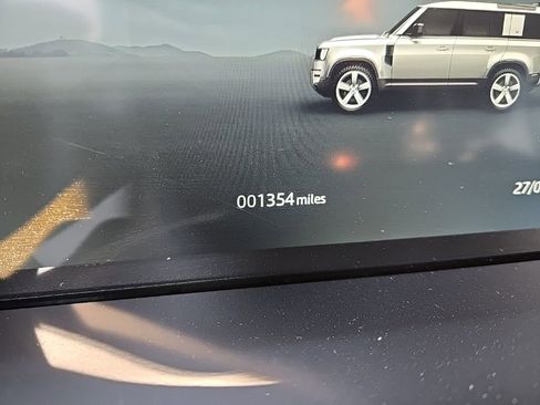 Used 2025 Land Rover Defender 110 V8 image 13