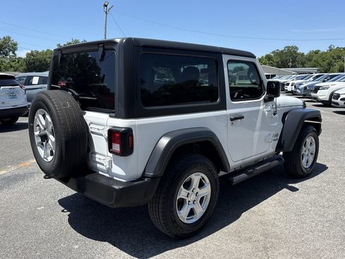 Used 2019 Jeep Wrangler Sport AWD/4WD image 5