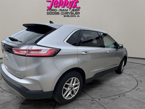 Used 2023 Ford Edge SEL image 5