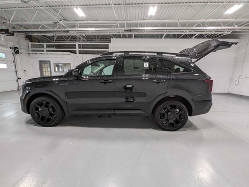 Certified 2025 Kia Sorento X-Line EX AWD/4WD image 12