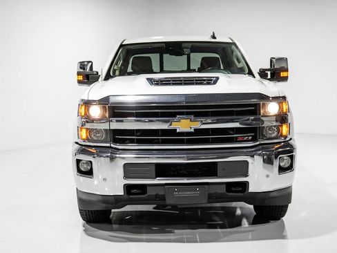 Used 2019 Chevrolet Silverado 2500 LTZ w/ Duramax Plus Package AWD/4WD image 2