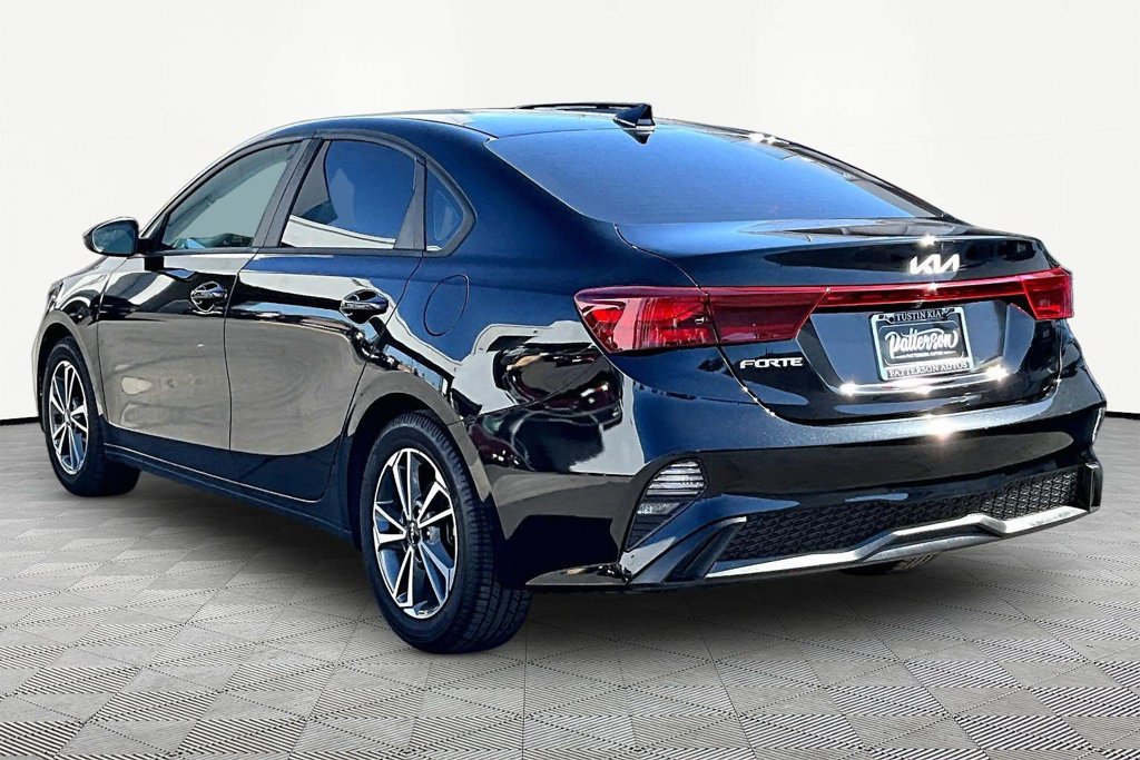 Used 2023 Kia Forte LXS FWD image 7