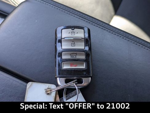 Used 2016 Kia K900 Luxury image 34