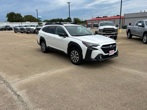 Used 2025 Subaru Outback Premium AWD/4WD image 7