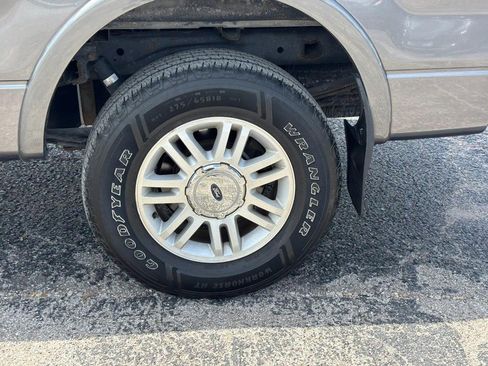 Used 2014 Ford F150 Lariat w/ Equipment Group 502A Luxury AWD/4WD image 12