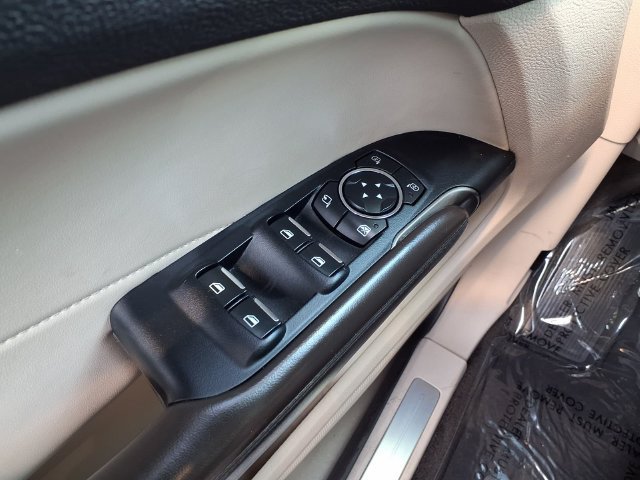 Used 2017 Lincoln MKC Select w/ Select Plus Package FWD image 20