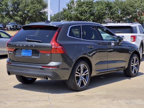 Used 2021 Volvo XC60 T5 Momentum w/ Premium Package FWD image 6