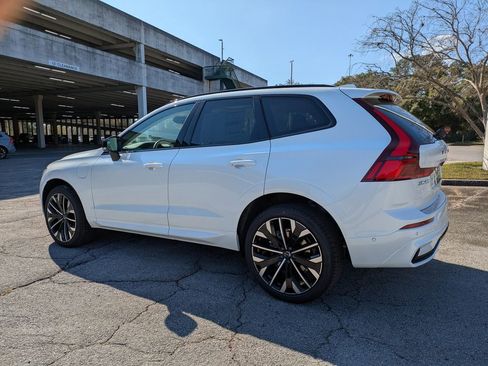 New 2026 Volvo XC60 T8 Ultra w/ Protection Package Premier AWD/4WD image 13