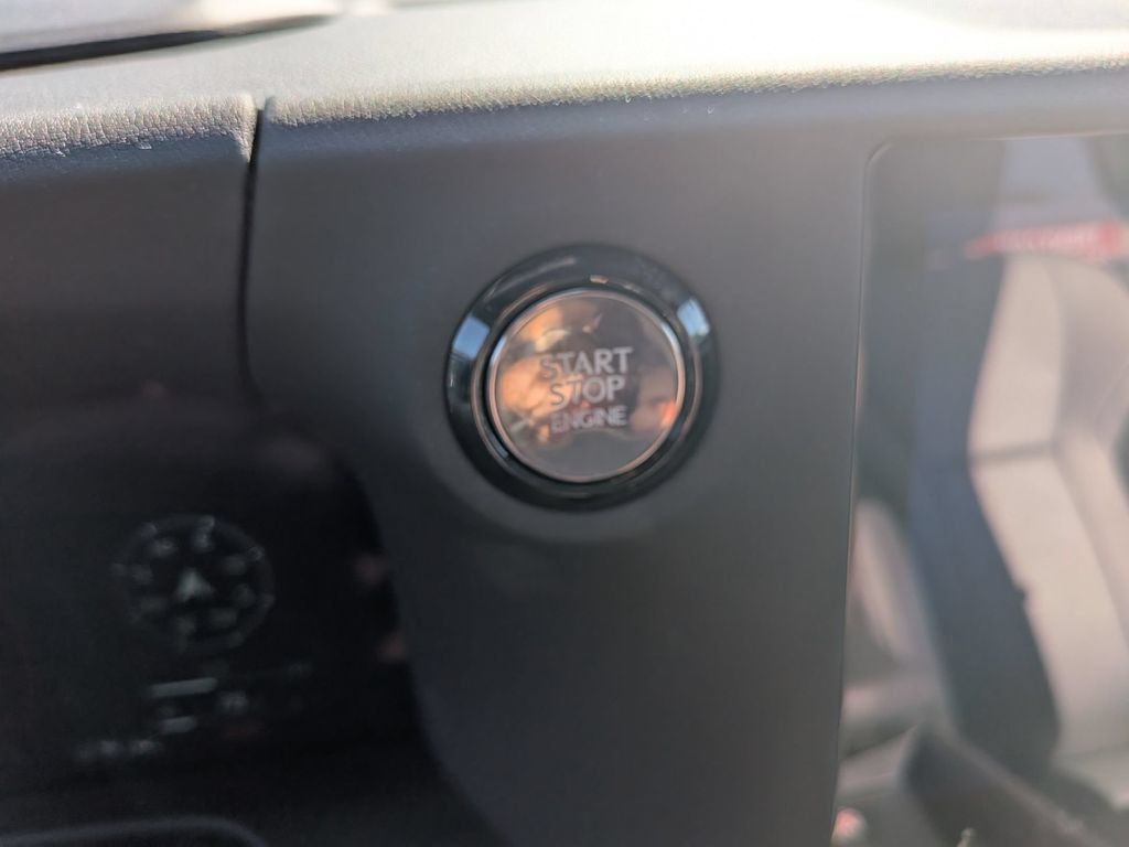 Used 2024 Lexus GX 550 w/ Accessory Package (31) AWD/4WD image 21