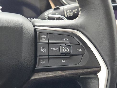 Used 2021 Jeep Grand Cherokee L Limited w/ Luxury Tech Group II image 36