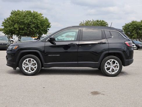 Used 2024 Jeep Compass Latitude AWD/4WD image 8